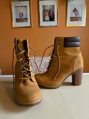Timberland Heeled Boots Size 9.5